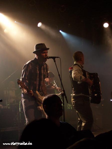 FloggingMolly-20030328T193308-000011.JPG.jpg