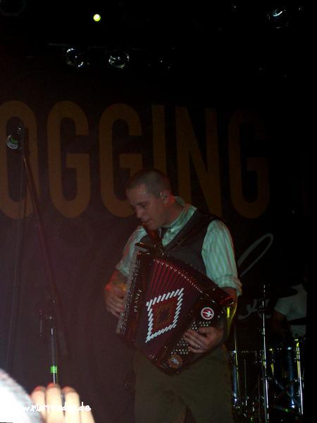 FloggingMolly-20030328T201206-000037.JPG.jpg