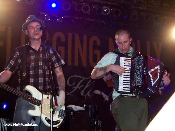 FloggingMolly-20030328T203322-000048.JPG.jpg