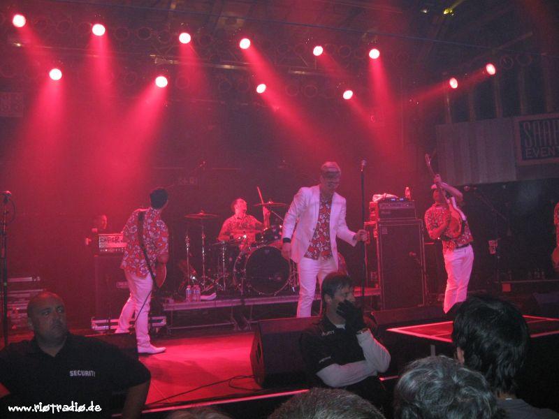 Me First and the Gimme Gimmes