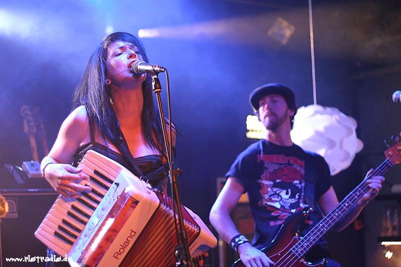 The Mahones