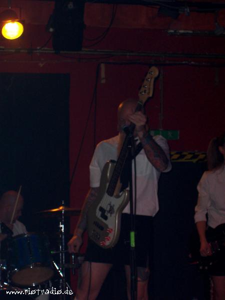 gee-strings2006-12-23-09.JPG.jpg