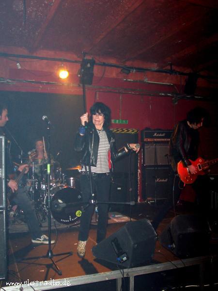 gee-strings2006-12-23-20.JPG.jpg