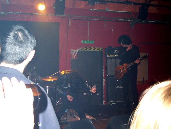 gee-strings2006-12-23-28.JPG.jpg