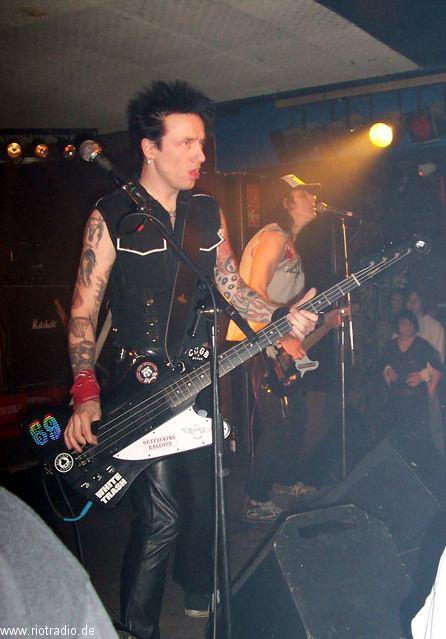 uksubs_vibrators_20050202--0011_1.jpg.jpg