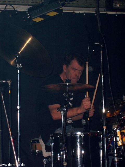 uksubs_vibrators_20050202--0014_1.jpg.jpg