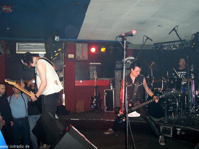 uksubs_vibrators_20050202--0022_1.jpg.jpg