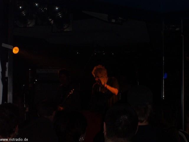 uksubs_vibrators_20050202--0070_1.jpg.jpg
